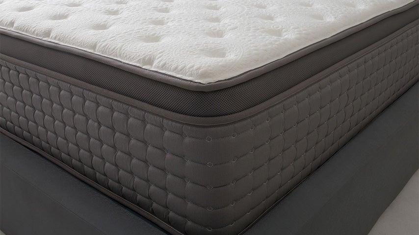 bottom right corner of a hybrid mattress