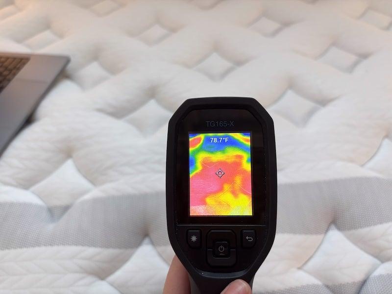 A heat gun reading of the Leesa Sapira Chill mattress.